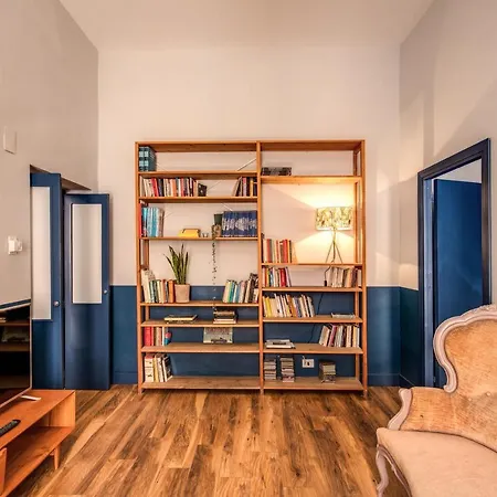 Trastevere Vintage 2 Bedroom 2nd Floor ローマ